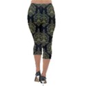 Black And Green Ornament Damask Vintage Lightweight Velour Capri Leggings  View2