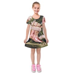 Christmas Ornament 2 Kids  Short Sleeve Velvet Dress by artworkshop