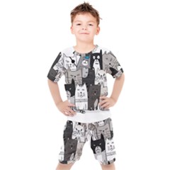 Cute Cat Hand Drawn Cartoon Style Kids  Tee And Shorts Set