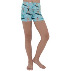 Beach-surfing-surfers-with-surfboards-surfer-rides-wave-summer-outdoors-surfboards-seamless-pattern- Kids  Lightweight Velour Yoga Shorts