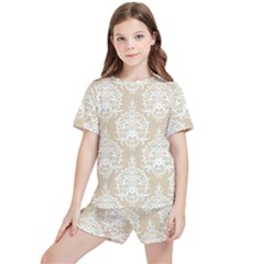 Clean Brown And White Ornament Damask Vintage Kids  Tee And Sports Shorts Set