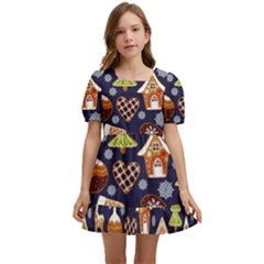 Winter-seamless-patterns-with-gingerbread-cookies-holiday-background Kids  Short Sleeve Dolly Dress by Wegoenart