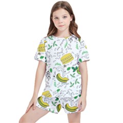 Hamburger With Fruits Seamless Pattern Kids  Tee And Sports Shorts Set