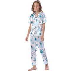 Beautifule Snowflake Decorative Pattern Seamless Kids  Satin Short Sleeve Pajamas Set