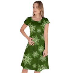 Snowflakes And Star Patterns Green Snow Classic Short Sleeve Dress