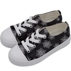 Snowflakes And Star Patterns Grey Snow Kids  Low Top Canvas Sneakers