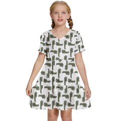 Cute Worm Sketchy Drawing Motif Pattern Kids  Short Sleeve Tiered Mini Dress by dflcprintsclothing