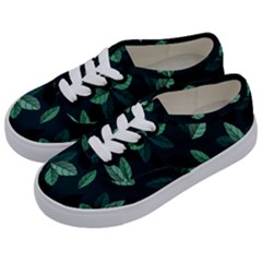 Leaves Pattern Kids  Classic Low Top Sneakers by artworkshop