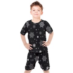 Christmas Snowflake Seamless Pattern With Tiled Falling Snow Kids  Tee And Shorts Set by Uceng