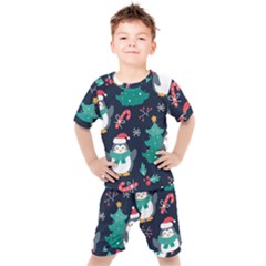 Colorful Funny Christmas Pattern Kids  Tee And Shorts Set by Uceng