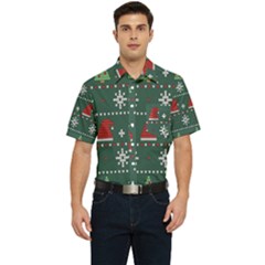 Beautiful Knitted Christmas Pattern Men s Short Sleeve Pocket Shirt  by Uceng