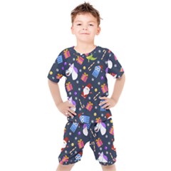 Colorful Funny Christmas Pattern Kids  Tee And Shorts Set by Uceng