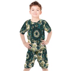 Fractal Glowing Kaleidoscope Wallpaper Art Design Kids  Tee And Shorts Set by Pakemis