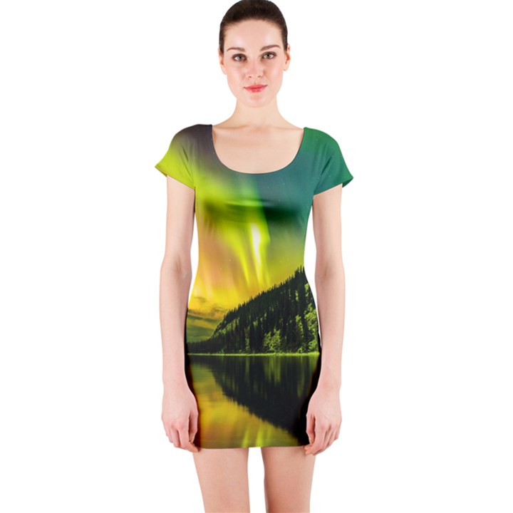 Scenic View Of Aurora Borealis Stretching Over A Lake At Night Short Sleeve Bodycon Dress