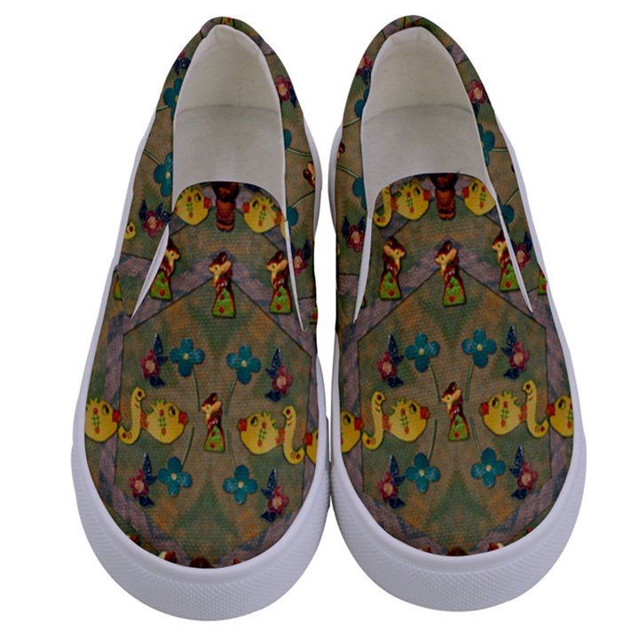 Fishes Admires All Freedom In The World And Feelings Of Security Kids  Canvas Slip Ons