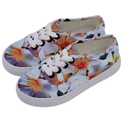 Daisy Painting  Kids  Classic Low Top Sneakers by StarvingArtisan