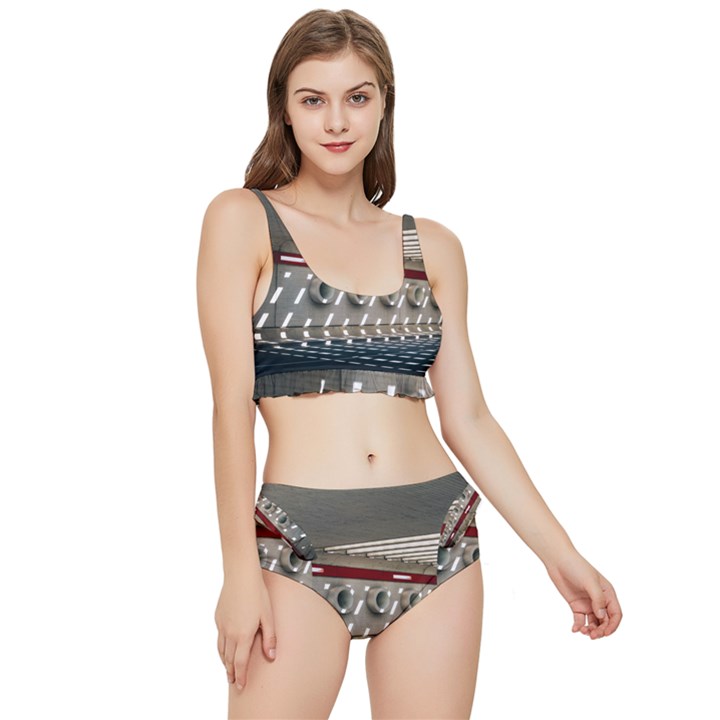 Patterned tunnels on the concrete wall Frilly Bikini Set