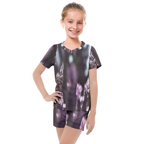 Purple Flower Pattern Kids  Mesh Tee And Shorts Set by artworkshop