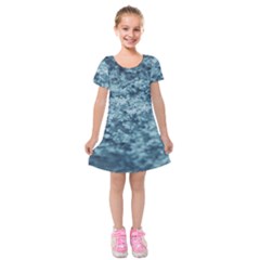 Texture Reef Pattern Kids  Short Sleeve Velvet Dress by artworkshop