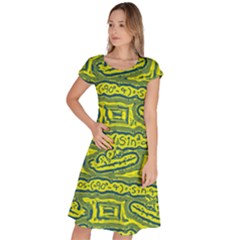 Abstract Background Graphic Classic Short Sleeve Dress