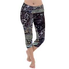 Black Marble Abstract Pattern Texture Lightweight Velour Capri Yoga Leggings