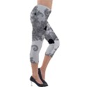 Apple Males Almond Bread Abstract Lightweight Velour Capri Leggings  View4