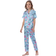 Pink And Blue Floral Wallpaper Kids  Satin Short Sleeve Pajamas Set by Jancukart