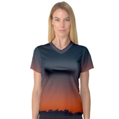 Sky Gradient V-neck Sport Mesh Tee