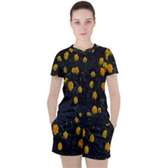 Bloomed Yellow Petaled Flower Plants Women s Tee And Shorts Set