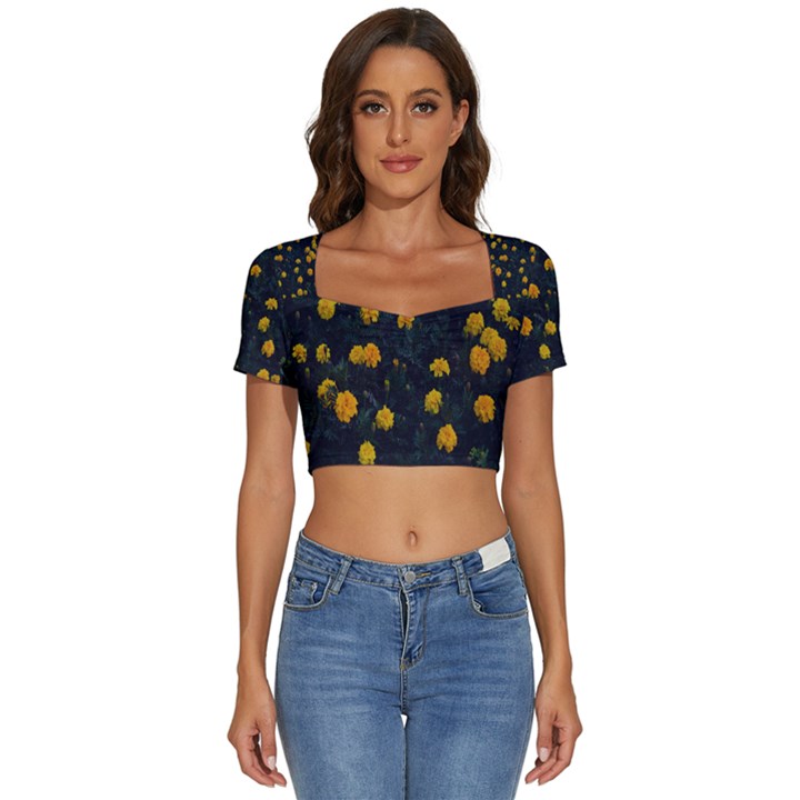 Bloomed Yellow Petaled Flower Plants Short Sleeve Square Neckline Crop Top 