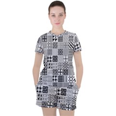 Black And White Geometric Patterns Women s Tee And Shorts Set