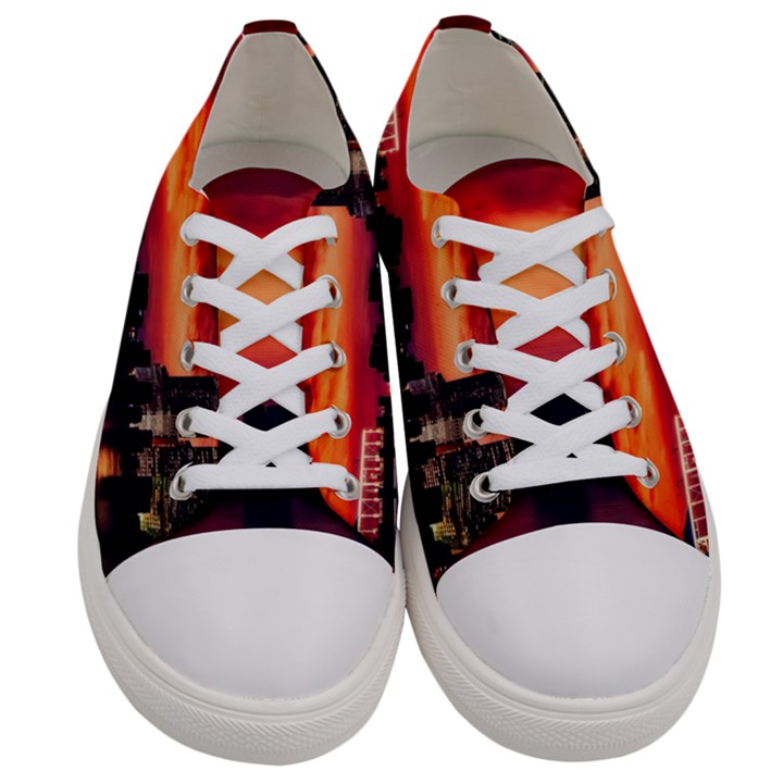 New York City Urban Skyline Harbor Bay Reflections Men s Low Top Canvas Sneakers