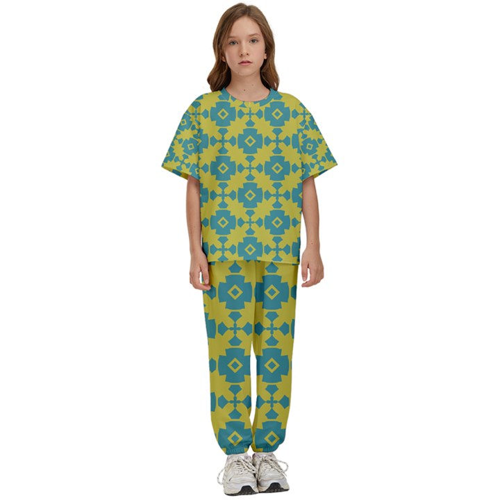 Pattern 4 Kids  Tee and Pants Sports Set