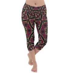 Mandala Rosette Pattern Kaleidoscope Abstract Lightweight Velour Capri Yoga Leggings