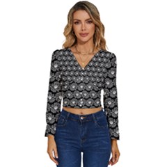 Black And White Gerbera Daisy Vector Tile Pattern Long Sleeve V-neck Top