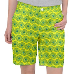 Gerbera Daisy Vector Tile Pattern Women s Pocket Shorts by GardenOfOphir