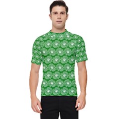 Gerbera Daisy Vector Tile Pattern Men s Short Sleeve Rash Guard by GardenOfOphir