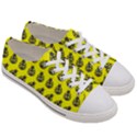 Ladybug Vector Geometric Tile Pattern Women s Low Top Canvas Sneakers View3