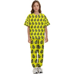 Ladybug Vector Geometric Tile Pattern Kids  Tee And Pants Sports Set