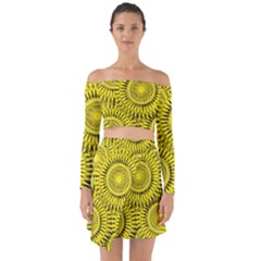 Abstract Sun Pattern Yellow Background Off Shoulder Top With Skirt Set