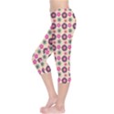 Cute Floral Pattern Capri Leggings  View3