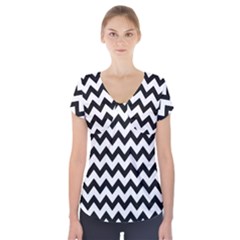 Black And White Chevron Short Sleeve Front Detail Top by GardenOfOphir