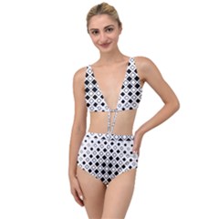 Square-diagonal-pattern-monochrome Tied Up Two Piece Swimsuit by Semog4