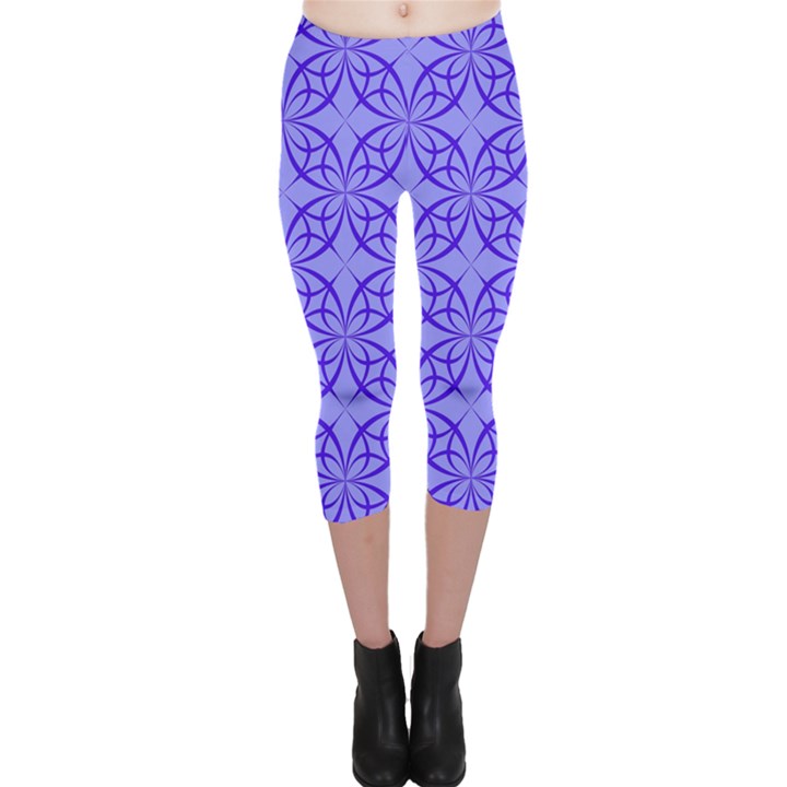 Decor Pattern Blue Curved Line Capri Leggings 