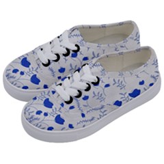 Blue Classy Tulips Kids  Classic Low Top Sneakers by ConteMonfrey