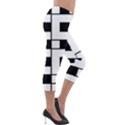 Black And White Pattern Lightweight Velour Capri Leggings  View4