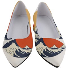 The Great Wave Off Kanagawa Waves Women s Block Heels  by Wegoenart