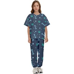 Bons Foot Prints Pattern Background Kids  Tee And Pants Sports Set by Salman4z