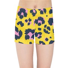 Leopard-print-seamless-pattern Kids  Sports Shorts by Salman4z