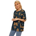 Dark-seamless-pattern-symbols-landmarks-signs-egypt Oversized Basic Tee View2